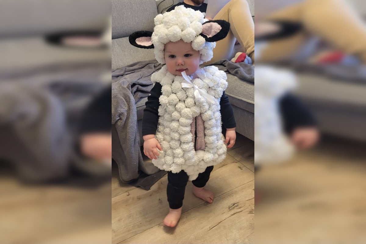 FOTO: Šikovná mamička vytvorila originálny kostým ovečky, foto 3