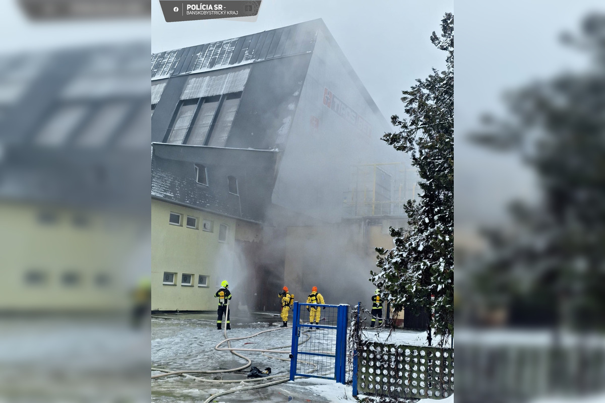 FOTO: Na zimnom štadióne vo Zvolene unikal čpavok, foto 3