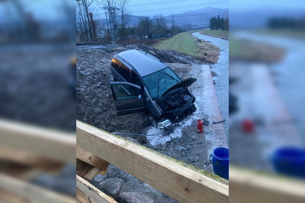 FOTO: Nehoda pri moste v Žiari nad Hronom, foto 3