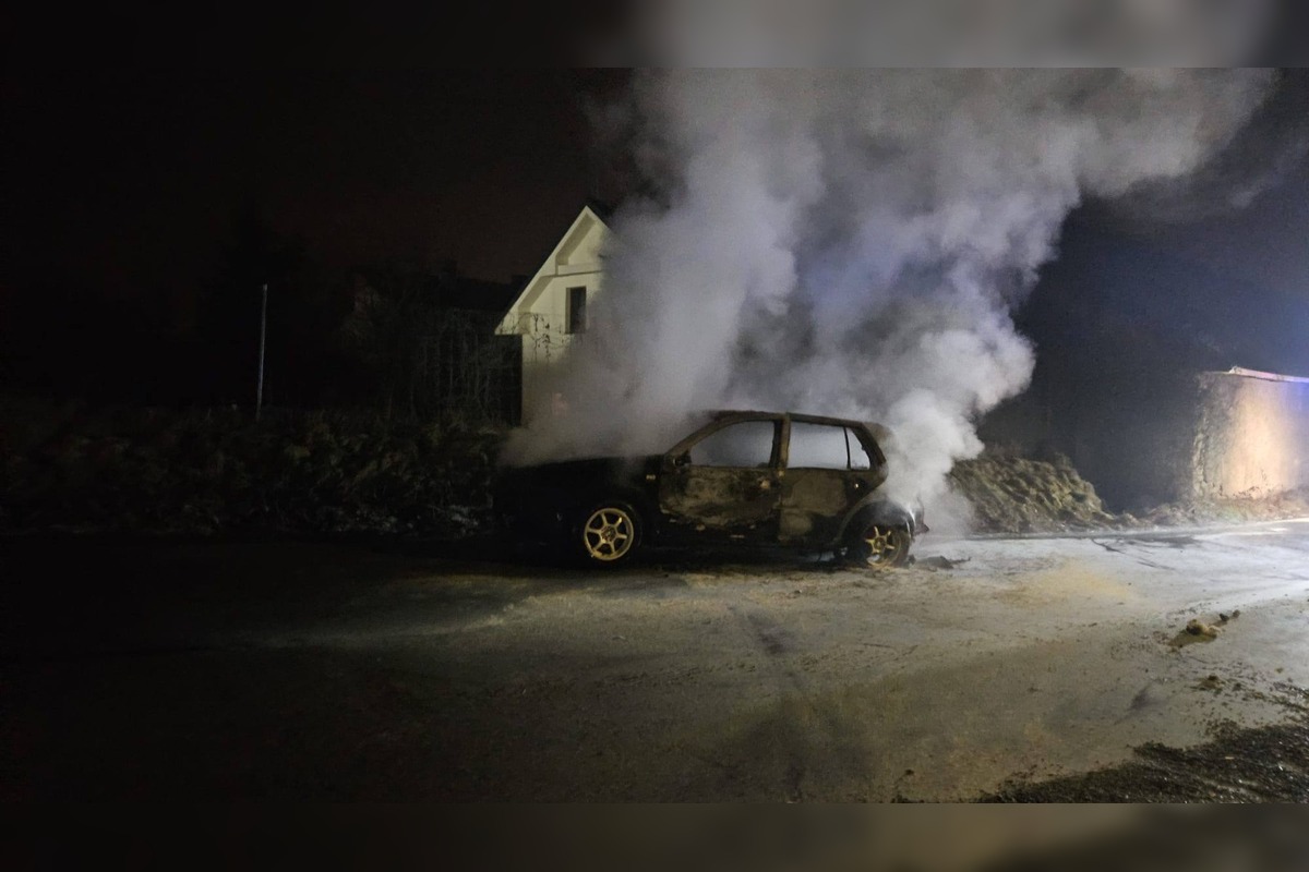 FOTO: V Čeríne zasahovali dobrovoľní aj profesionálni hasiči, foto 5