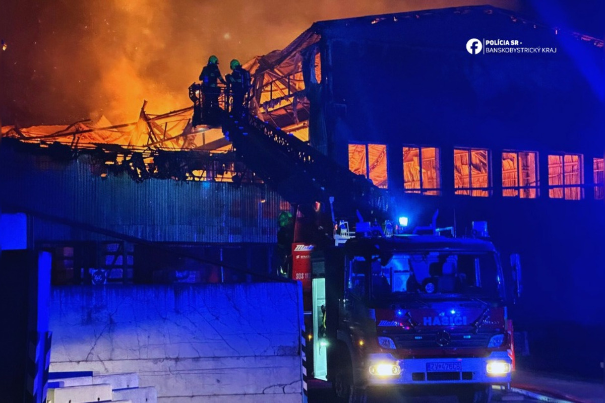 FOTO: Požiar haly vo Zvolene, foto 4