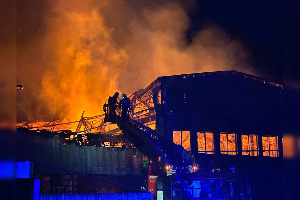 FOTO: Požiar haly vo Zvolene, foto 5