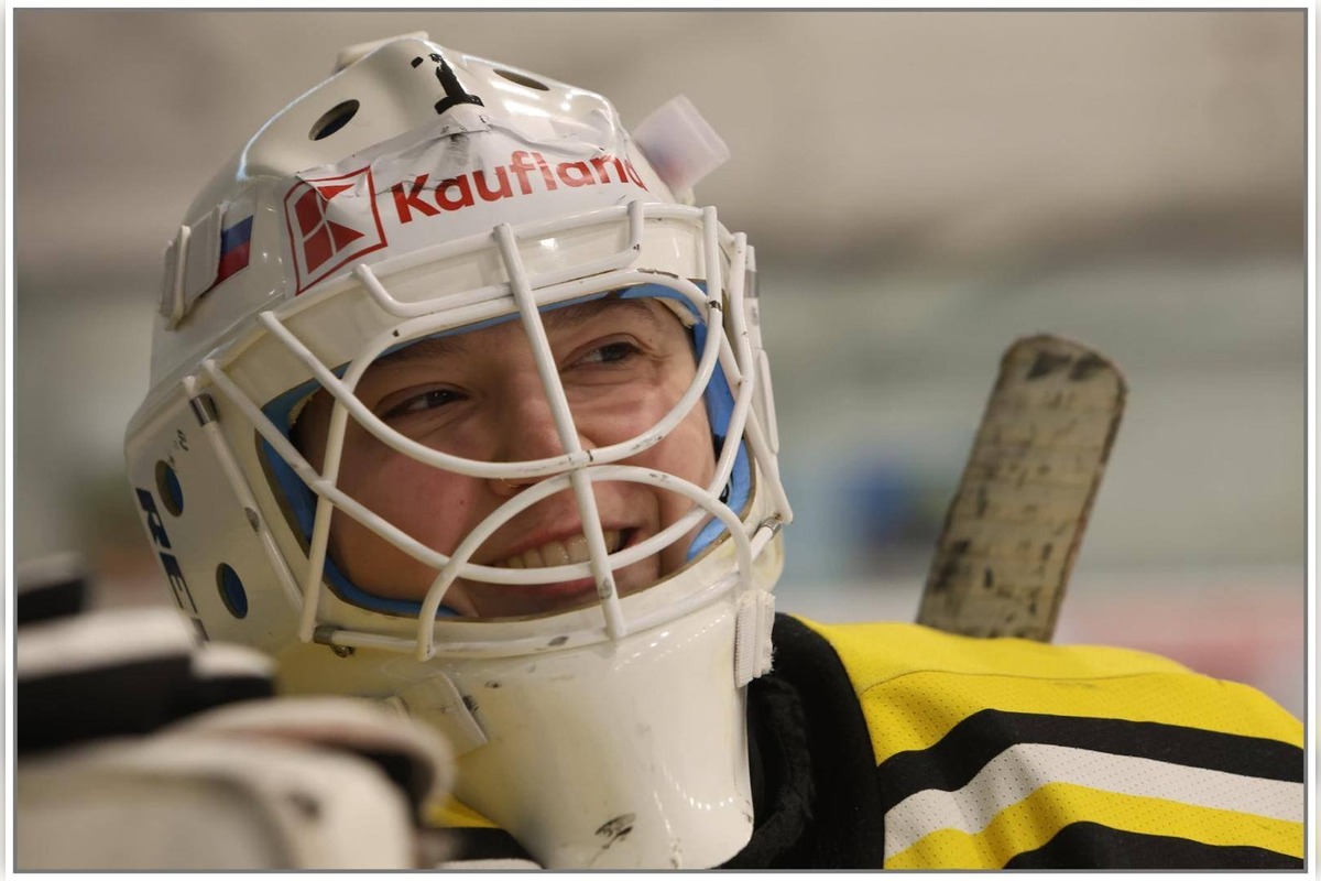 FOTO: Hasiči hrali hokej pre malú Julku, foto 4