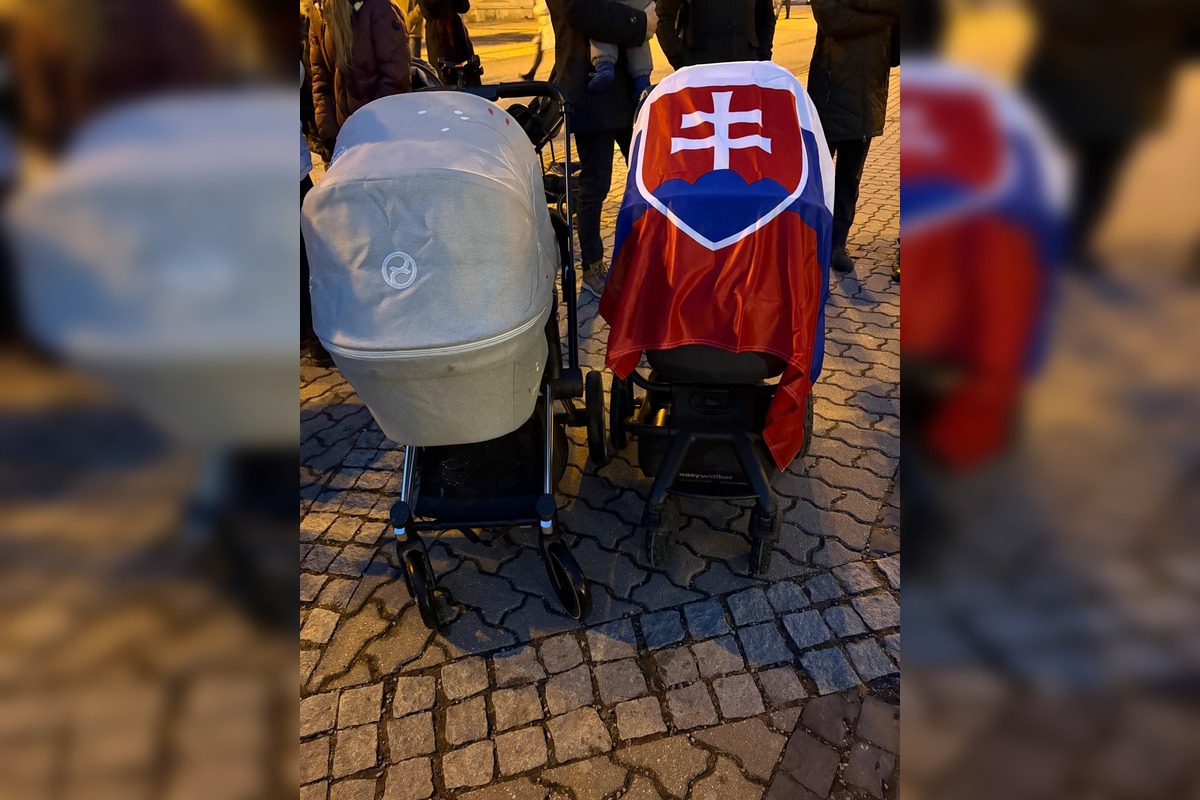 FOTO: Takto vyzeralo spomienkové podujatie za Jána Kuciaka jeho snúbenicu Martinu Kušnírovú, foto 1