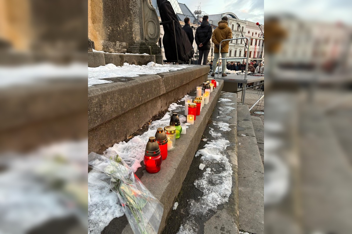 FOTO: Takto vyzeralo spomienkové podujatie za Jána Kuciaka jeho snúbenicu Martinu Kušnírovú, foto 2