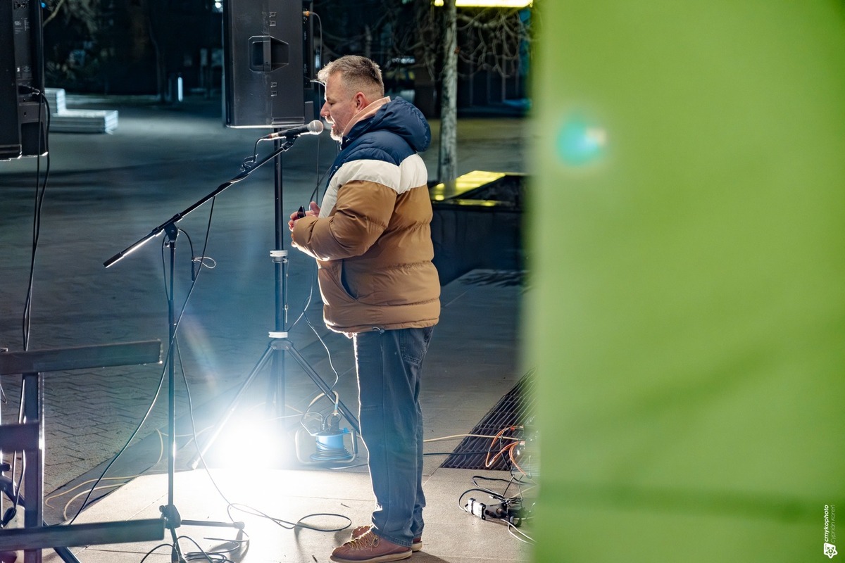 FOTO: Takto vyzeralo spomienkové podujatie za Jána Kuciaka jeho snúbenicu Martinu Kušnírovú, foto 7