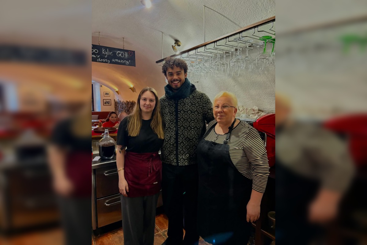 FOTO: Filmovanie zahraničného seriálu v centre Banskej Štiavnice, foto 1