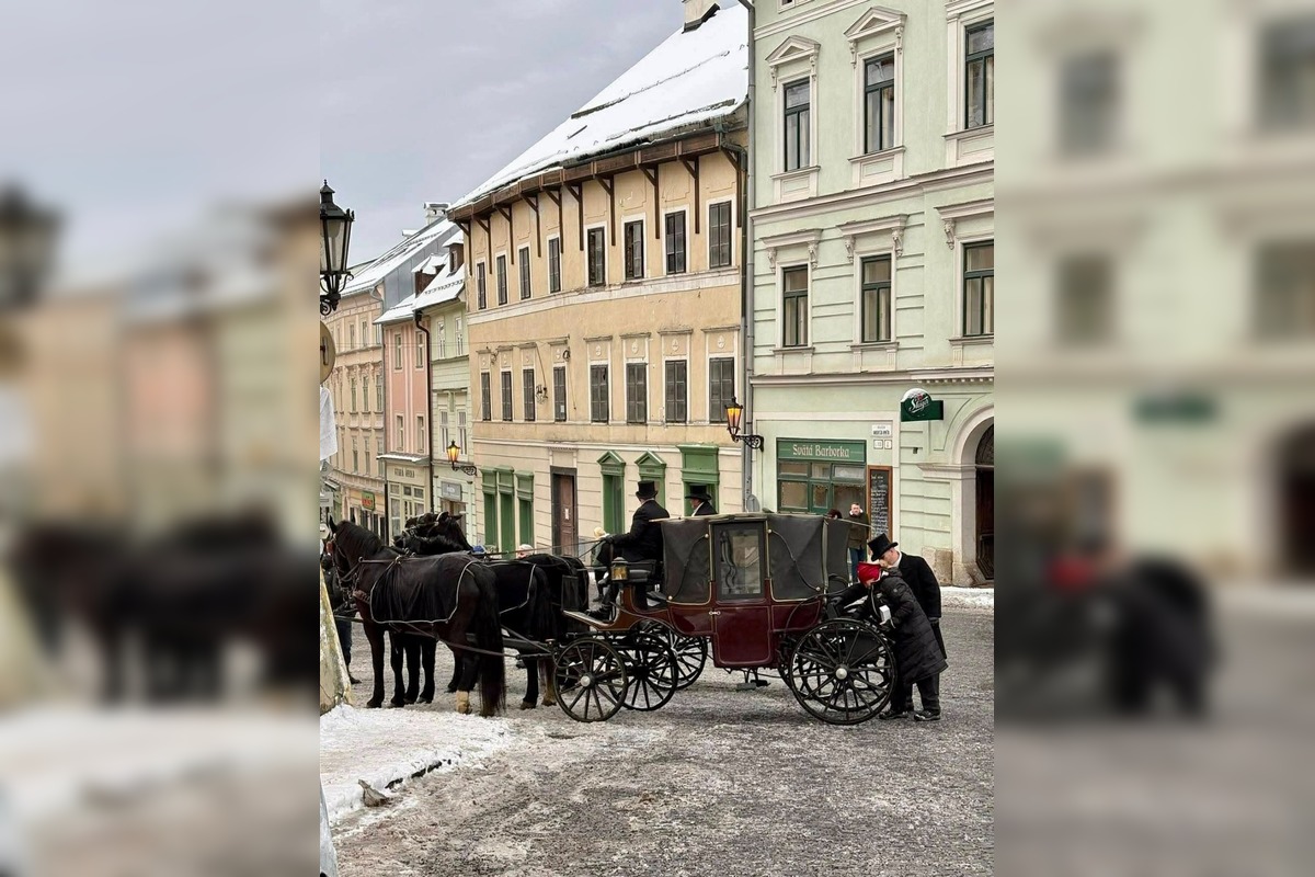 FOTO: Filmovanie zahraničného seriálu v centre Banskej Štiavnice, foto 5