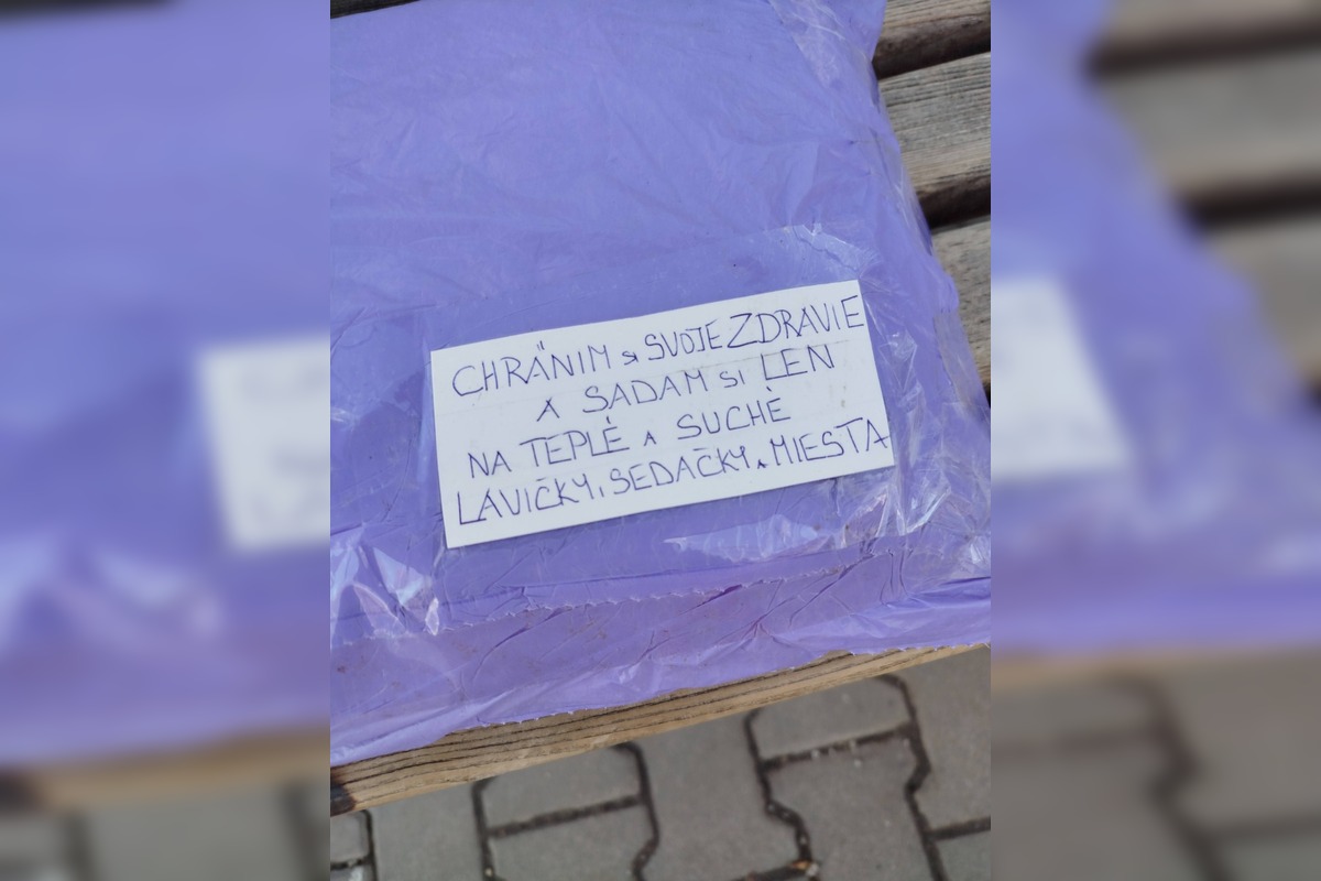 FOTO: Vankúše na zastávkach v Banskej Bystrici, foto 1