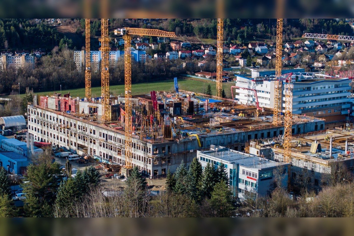 FOTO: Výstavba novej nemocnice pokračuje, foto 7