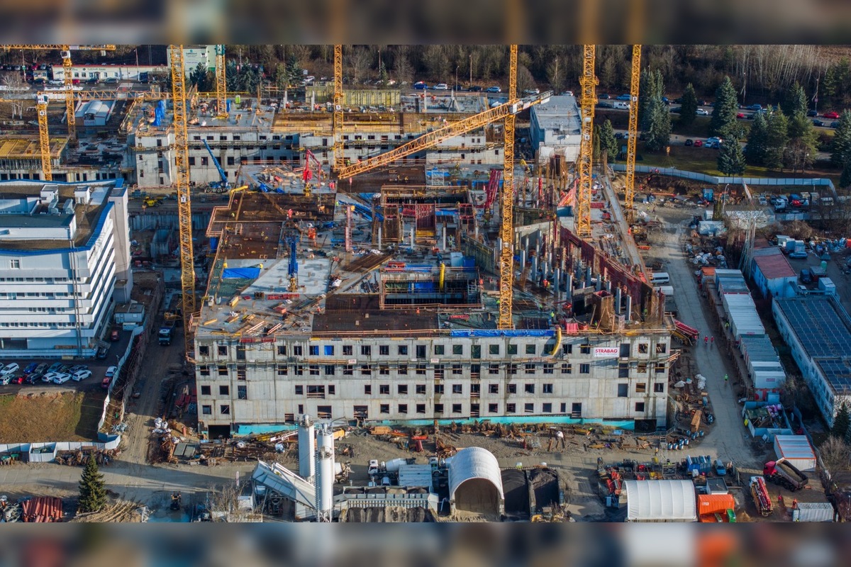 FOTO: Výstavba novej nemocnice pokračuje, foto 17