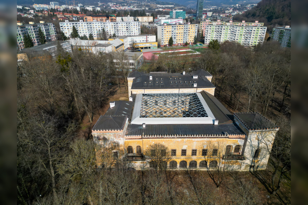 FOTO: Kaštieľ Radvanských sa vrátil do rúk mesta, čaká ho komplexná obnova , foto 1