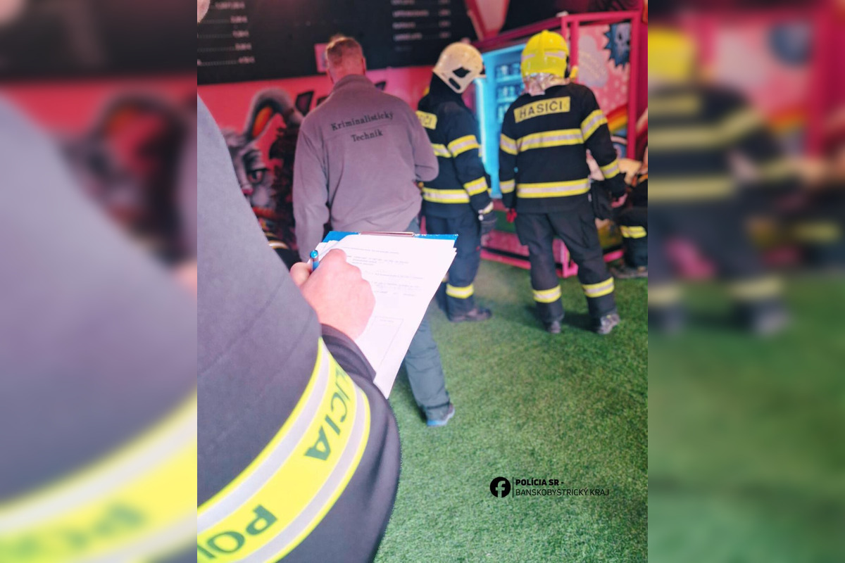 FOTO: V Bystrici odstránili kontroverzný automat, znepokojoval najmä rodičov, foto 1