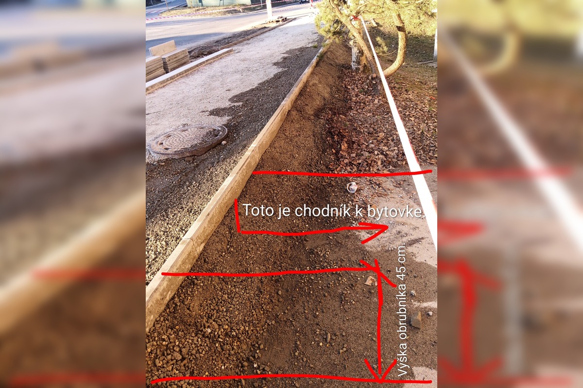 FOTO: Prebiehajúca rekonštrukcia v Sásovej, foto 1