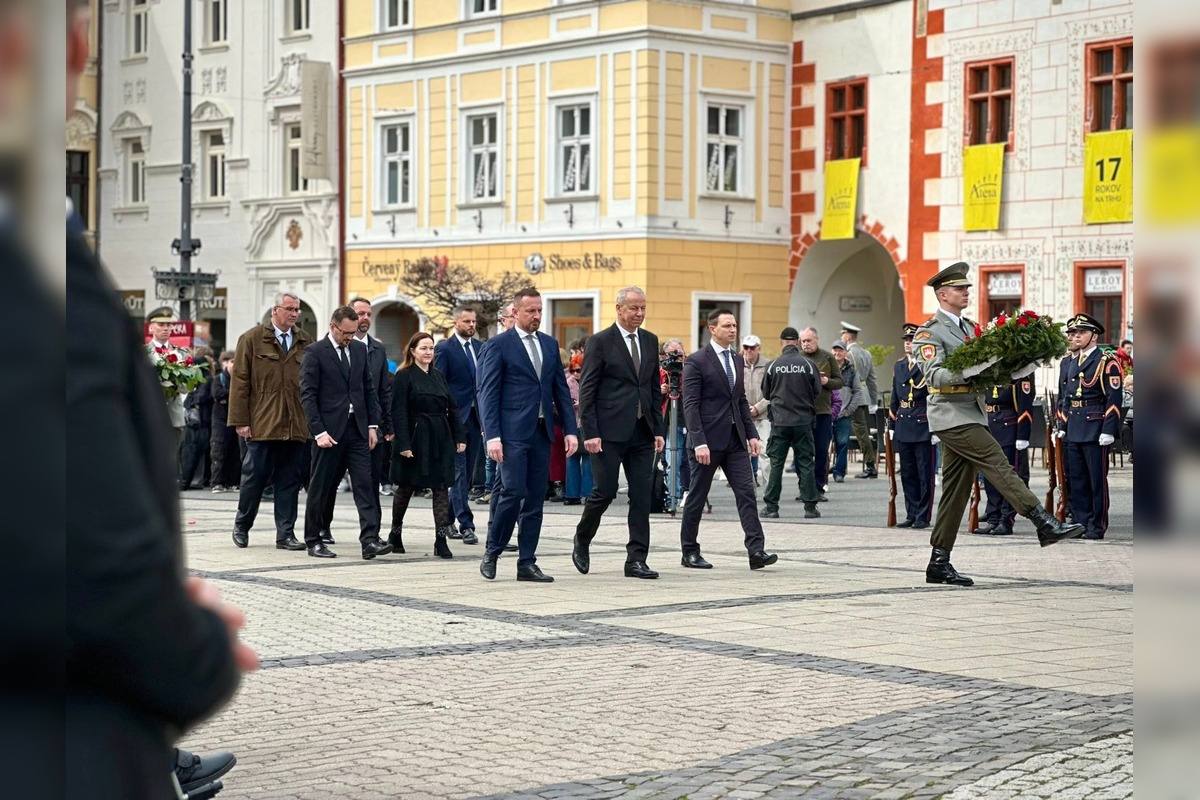 FOTO: V Banskej Bystrici si pripomenuli 81. výročie oslobodenia mesta, foto 1