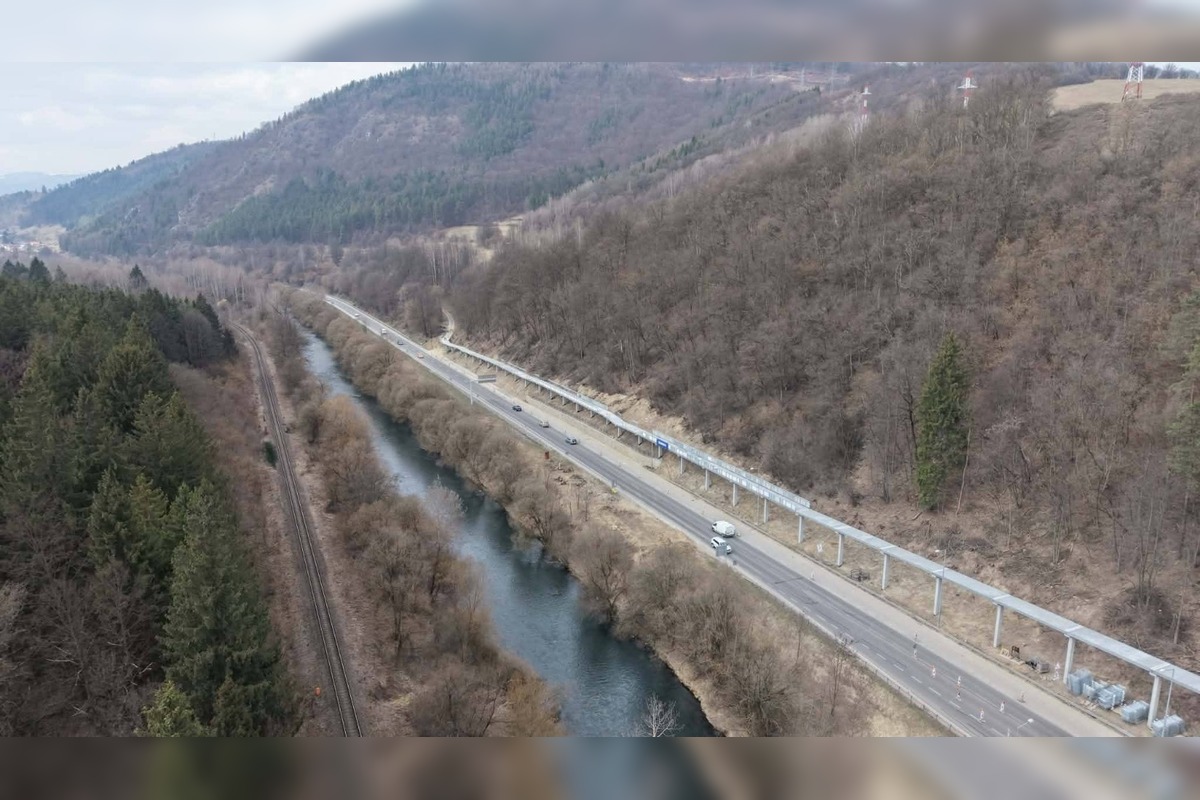 FOTO: V Brezne pokračujú práce na cyklolávke, foto 1