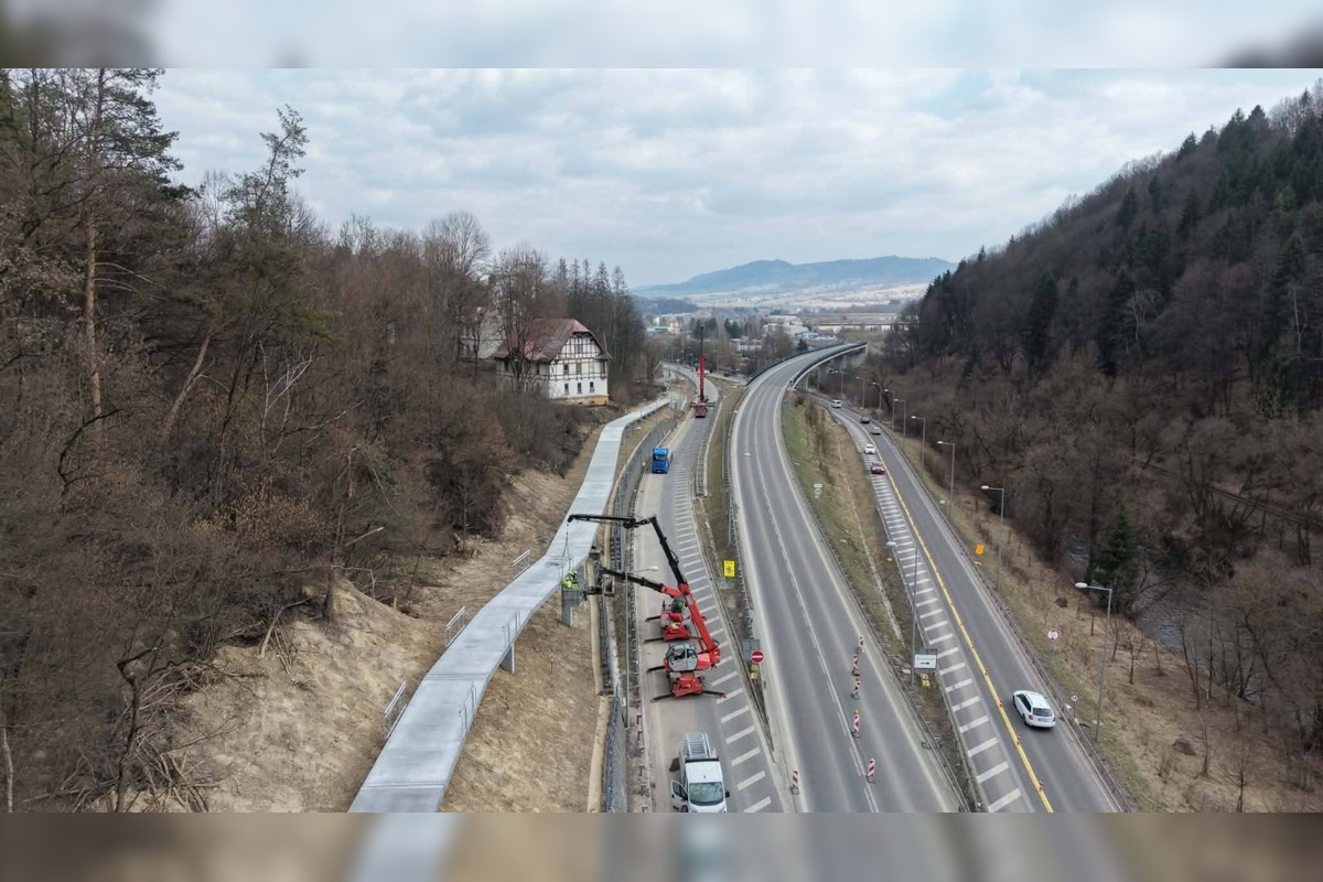 FOTO: V Brezne pokračujú práce na cyklolávke, foto 2
