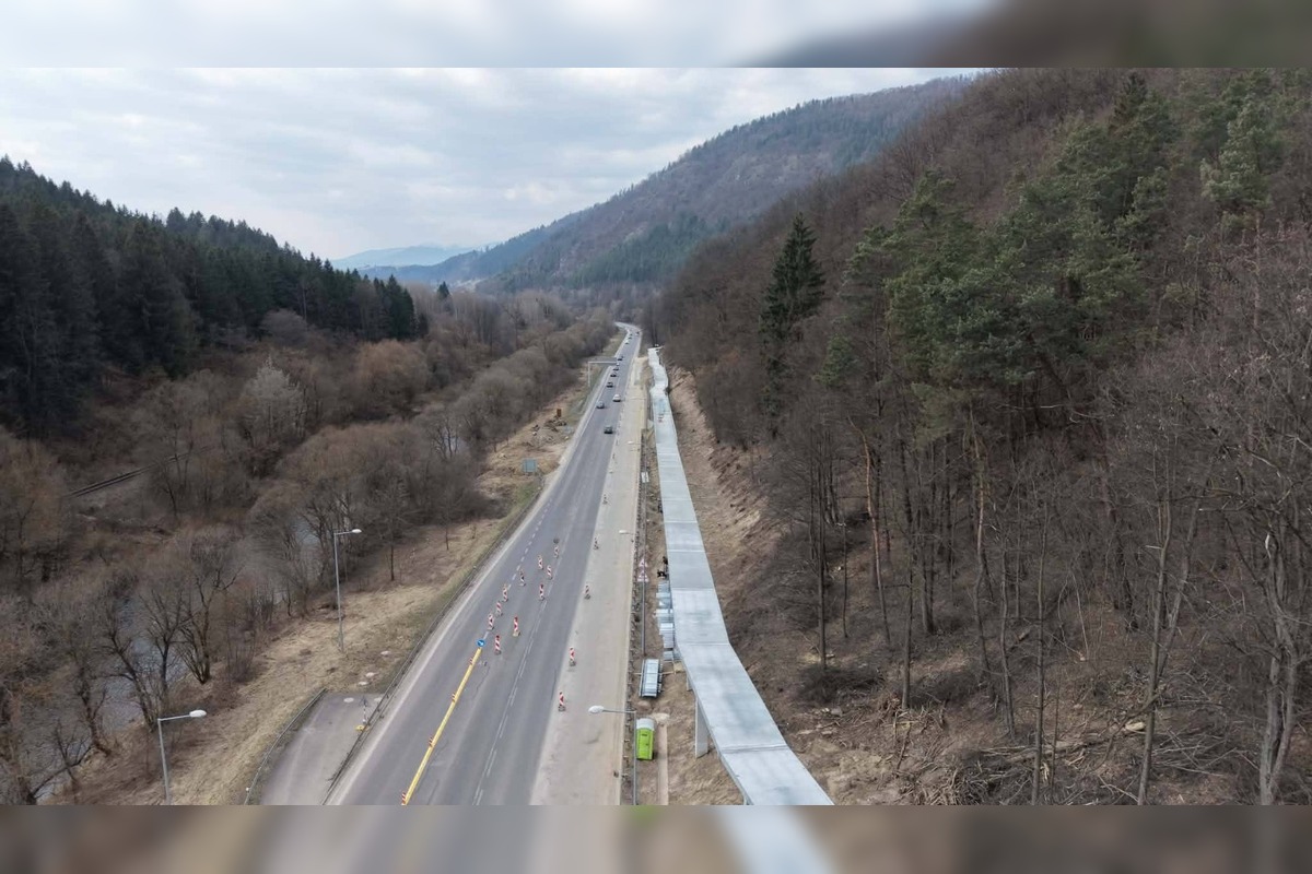 FOTO: V Brezne pokračujú práce na cyklolávke, foto 3