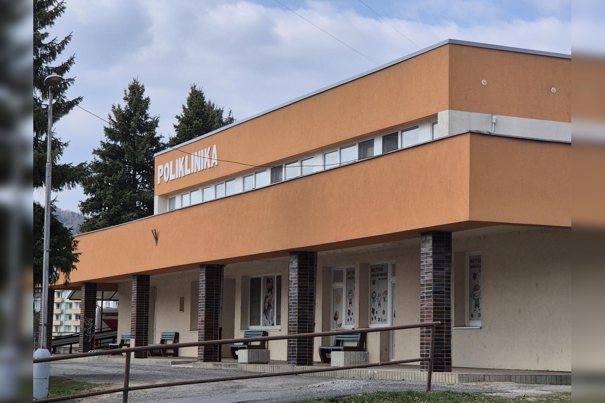 FOTO: Poliklinika v Detve sa dočká novej strechy, foto 2