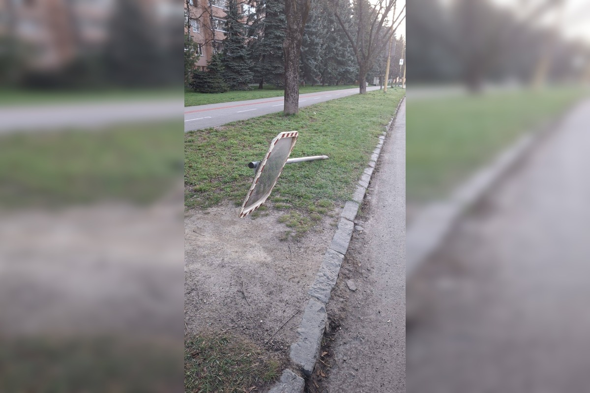 FOTO: Následky vandalizmu v Brezne, foto 2