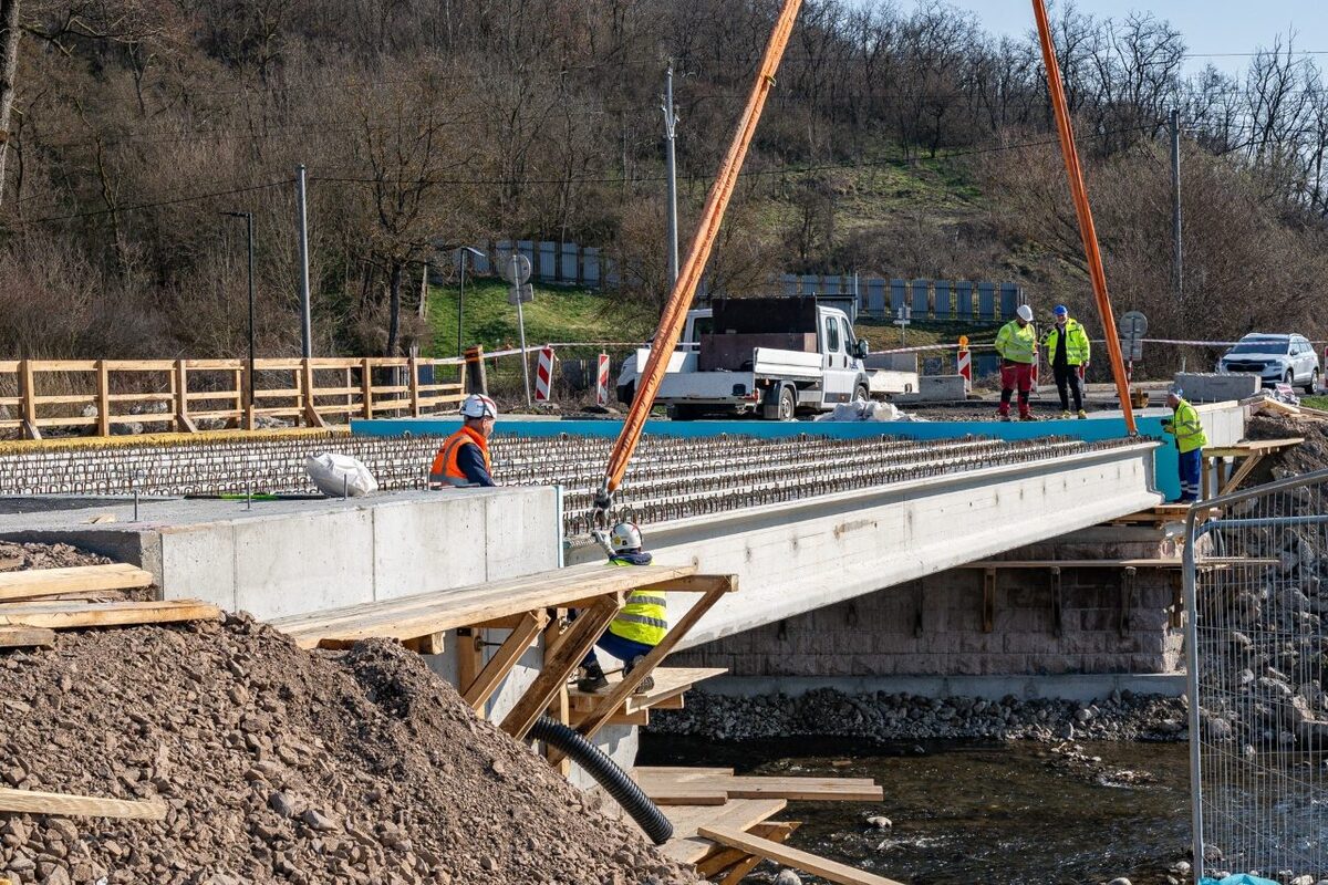 FOTO: Rekonštrukcia mosta v Žiari nad Hronom pokračuje, foto 2
