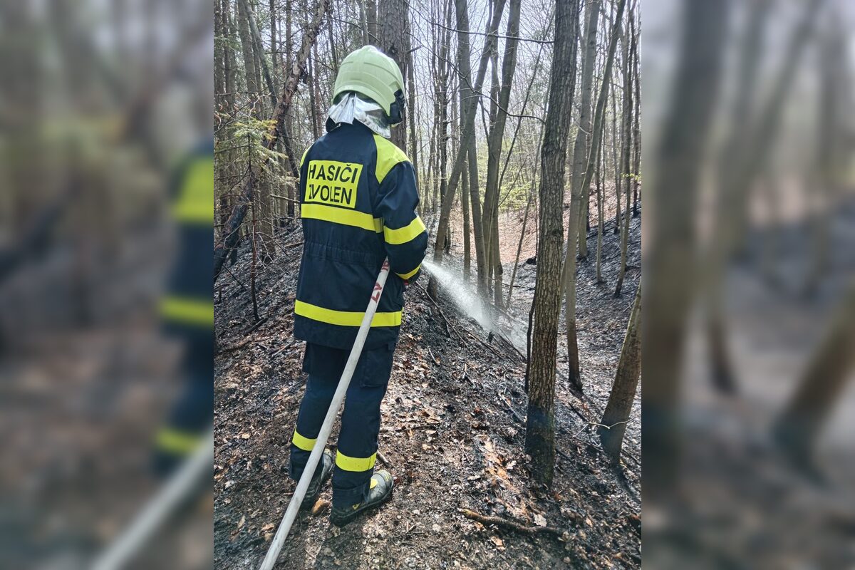 FOTO: Hasiči zasahovali pri dvoch požiaroch v Banskobystrickom kraji, foto 7
