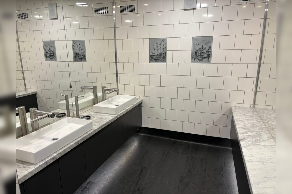 FOTO: Toalety na Námestí SNP v Banskej Bystrici, foto 3