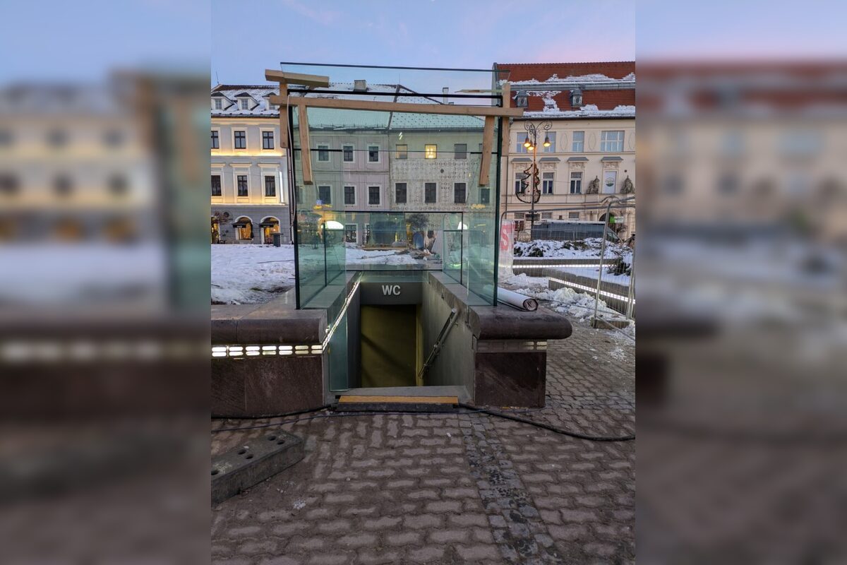 FOTO: Toalety na Námestí SNP v Banskej Bystrici, foto 5