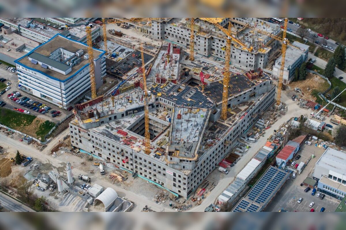 FOTO: Práce na Rooseveltovej nemocnici napredujú, foto 1