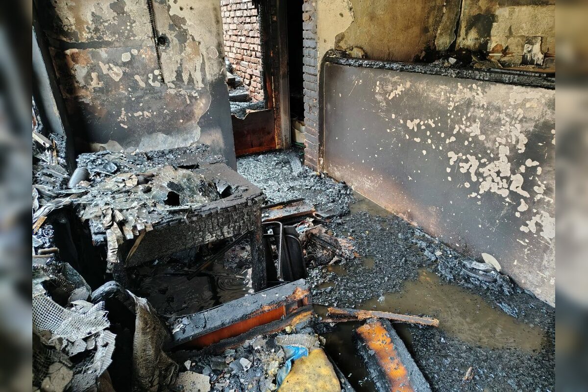 FOTO: V Nemeckej vyhlásili zbierku po ničivom požiari domu, foto 2