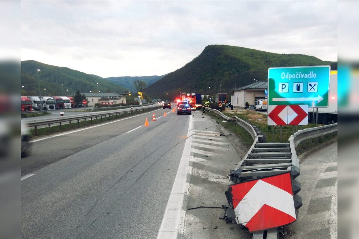 FOTO: Opitý vodič spôsobil nehodu na R1 neďaleko Zvolena, foto 1