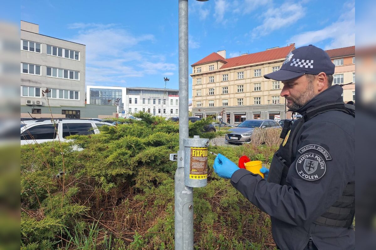 FOTO: V uliciach Zvolena opäť bolo množstvo pohodených použitých striekačiek, foto 4