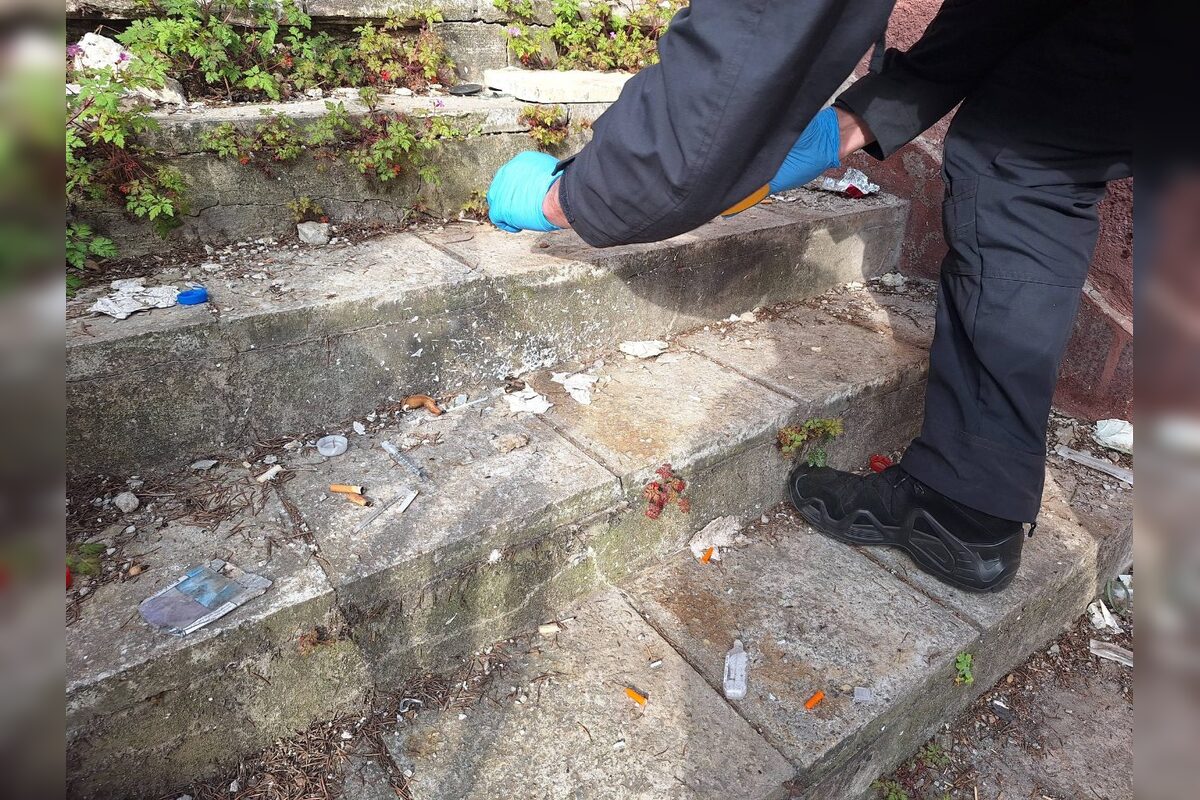 FOTO: V uliciach Zvolena opäť bolo množstvo pohodených použitých striekačiek, foto 8