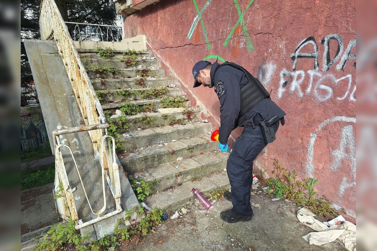 FOTO: V uliciach Zvolena opäť bolo množstvo pohodených použitých striekačiek, foto 12