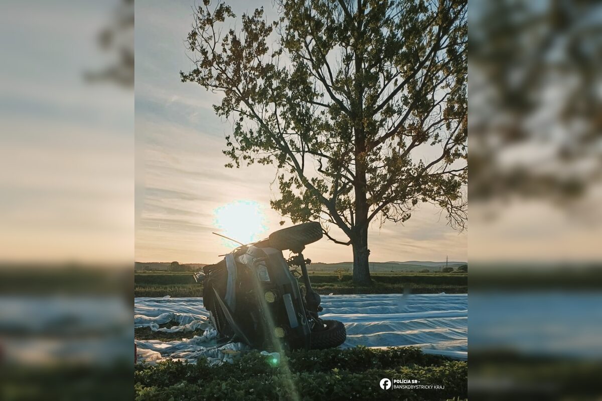 FOTO: Pri Rimavskej Sobote došlo k vážnej nehode dvoch áut, foto 1