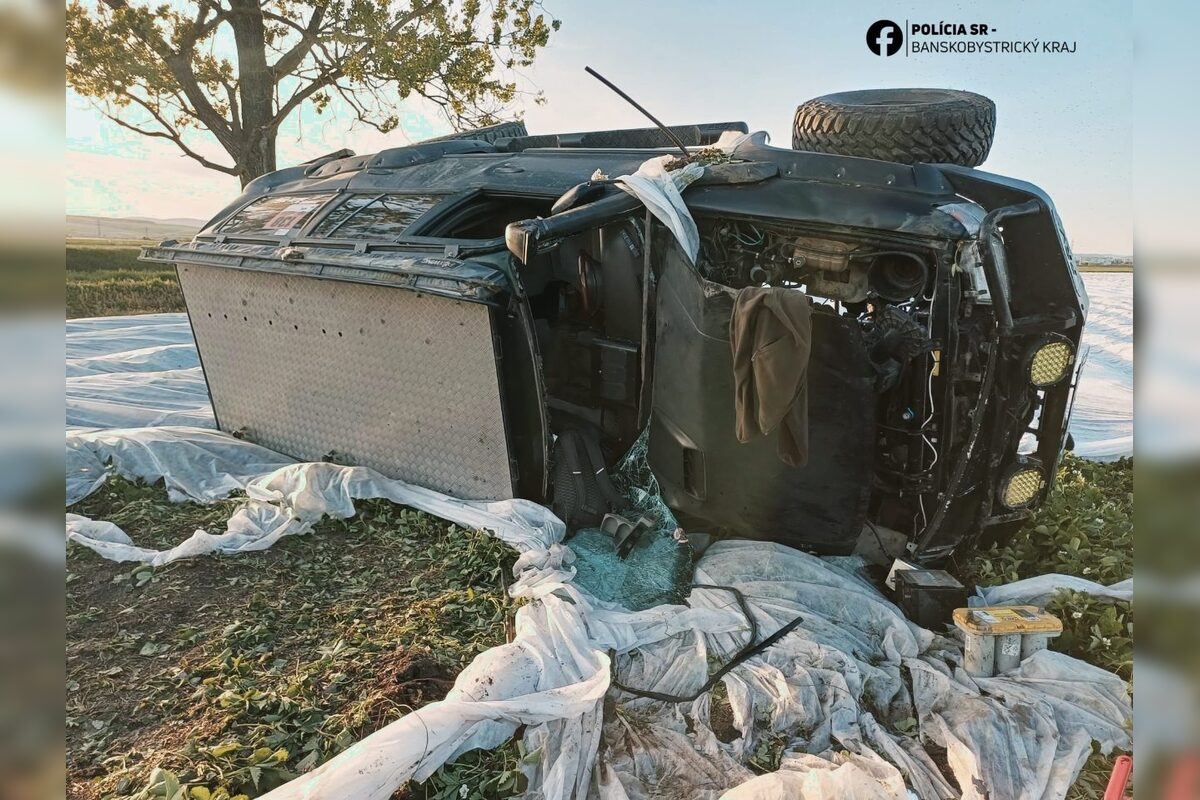 FOTO: Pri Rimavskej Sobote došlo k vážnej nehode dvoch áut, foto 2