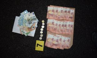 Policajná naháňačka v Lučenci, 38-ročný muž bez vodičského preukazu zastavil až po streľbe na auto