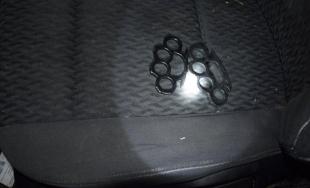 Policajná naháňačka v Lučenci, 38-ročný muž bez vodičského preukazu zastavil až po streľbe na auto