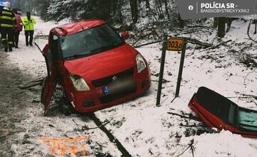 FOTO: Na ceste z Brezna do Banskej Bystrice skončila vodička v priekope