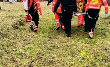 FOTO: Transport zraneného muža z Detvy