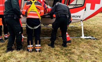 FOTO: Transport zraneného muža z Detvy