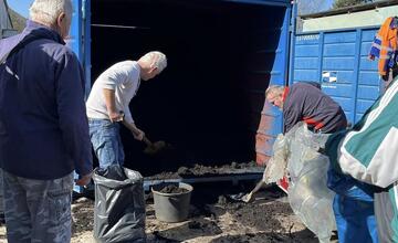 FOTO: Bezplatný kompost v Banskej Bystrici