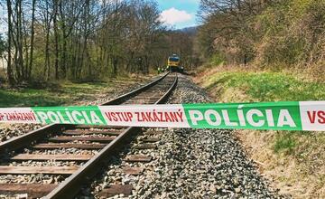 FOTO: Zábery z tragickej dopravnej nehody v Pitelovej. Zomreli dvaja ľudia