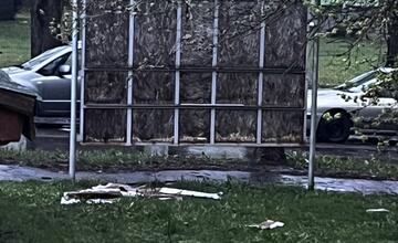 FOTO: Výlep plagátov v Banskej Bystrici