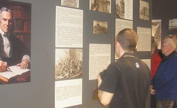 FOTO: Slávnostné otvorenie pamätnej izby Mateja Bela