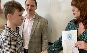 FOTO: Smetiarske autá majú nového maskota, volá sa Supermárius