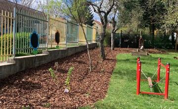 FOTO: Banská Bystrica skrášlila areály viacerých škôlok