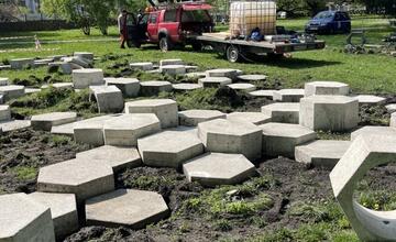 FOTO: Ikonické detské ihrisko Hexagon v Banskej Bystrici už čoskoro znovu otvoria