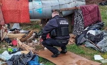 FOTO: Zvolen bojuje s čiernymi skládkami