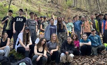 FOTO: Do lesov v Banskej Bystrici pribudne hojný počet nových stromčekov